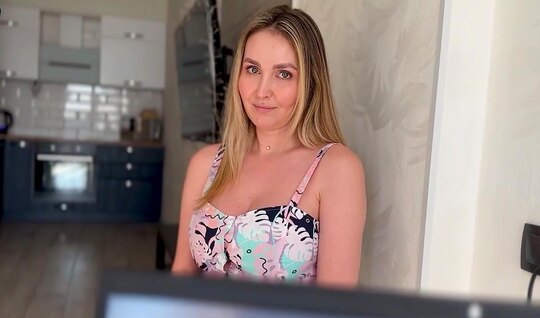 Русская баба с большими дойками любит яркое удовольствие