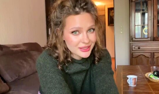 Мужик с бородой порадовал русскую подругу анальным сексом