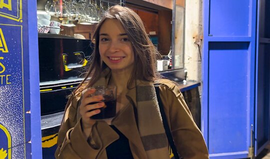 Познакомился с русской девушкой и пригласил к себе на секс