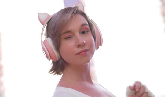 Молодая сучка испытала кайф от грубого анального траха