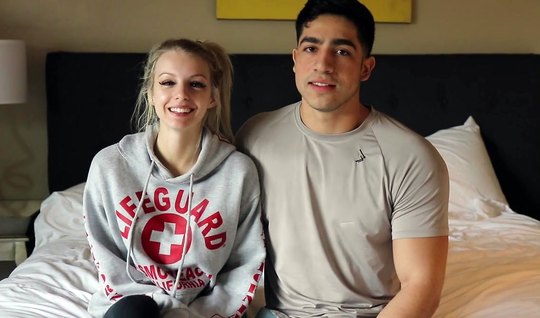 Татуированная шлюшка пришла на кастинг и занялась сексом с брюнетом