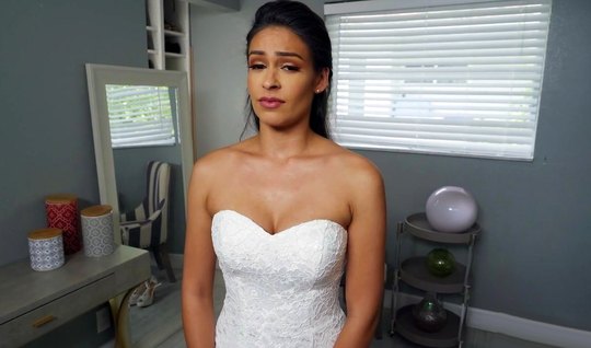 Девушка в белых чулках скачет на твердом члене от первого лица