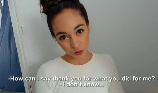 Симпатичная брюнетка не отказывается от порнушки от первого лица